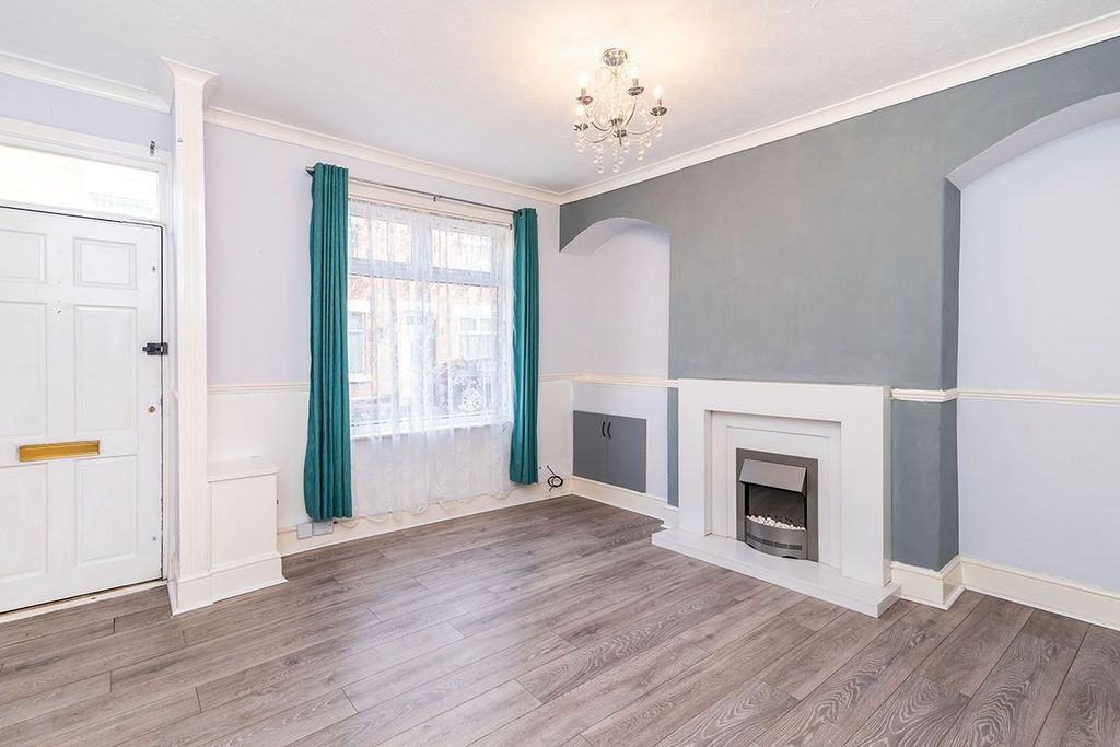 Property photo 2 of 9 Lounge