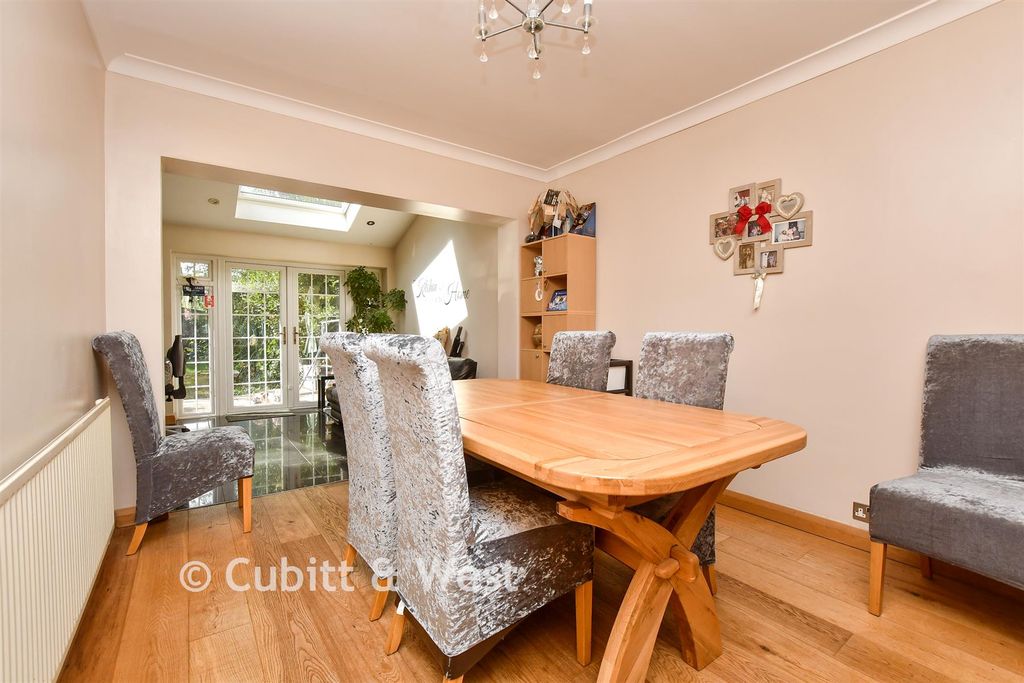 Property photo 2 of 16 Dining Area