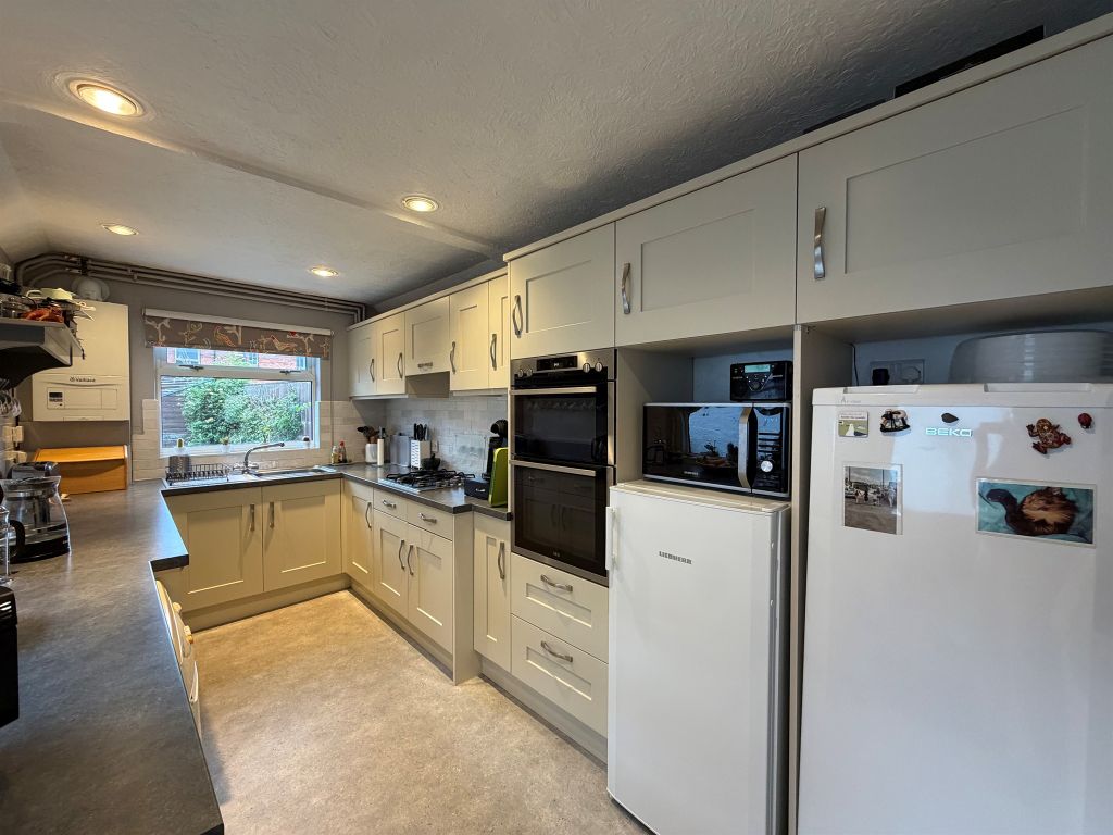 Property photo 3 of 13