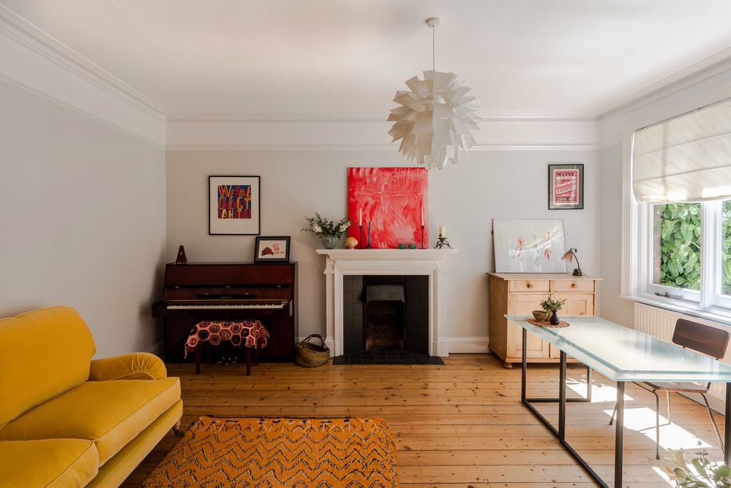 Property photo 2 of 33 296525 - 19 Wimblehurst Road-43.Jpeg