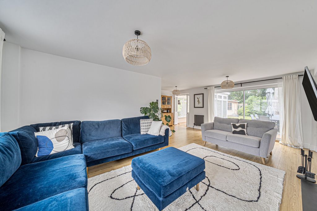 Property photo 2 of 18 1350234-13-68c1A9...