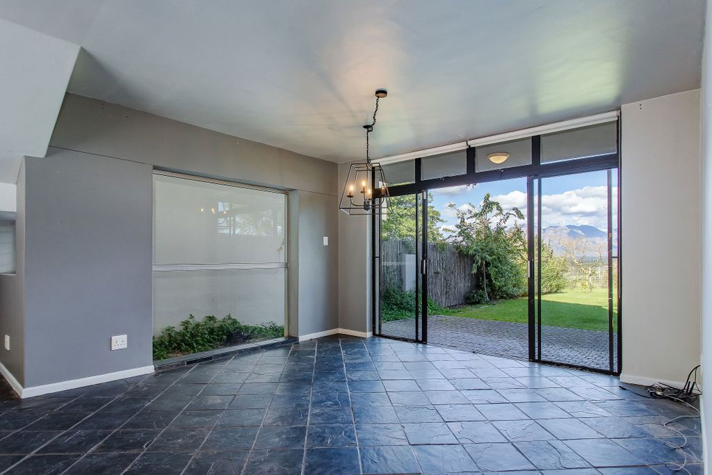Property photo 3 of 26 Tk1735049