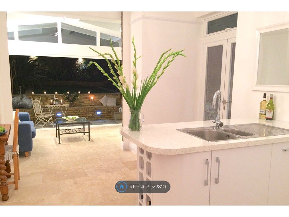 Property photo 1 of 26 Large Kitchen Diner