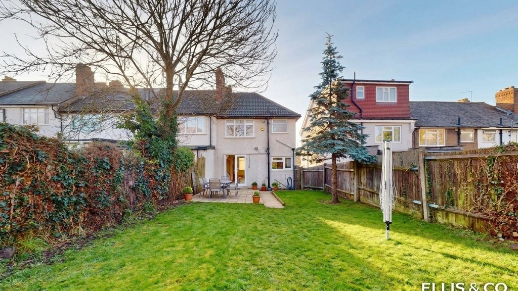 Property photo 2 of 17 Picture No. 23
