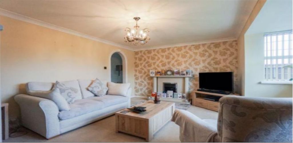 Property photo 1 of 7 Living Room