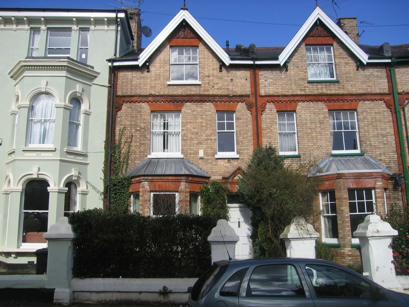 Property photo 1 of 6