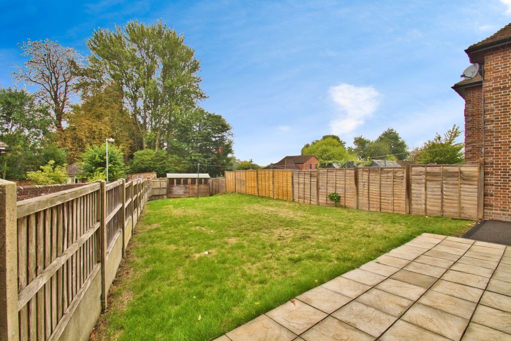 Property photo 2 of 20