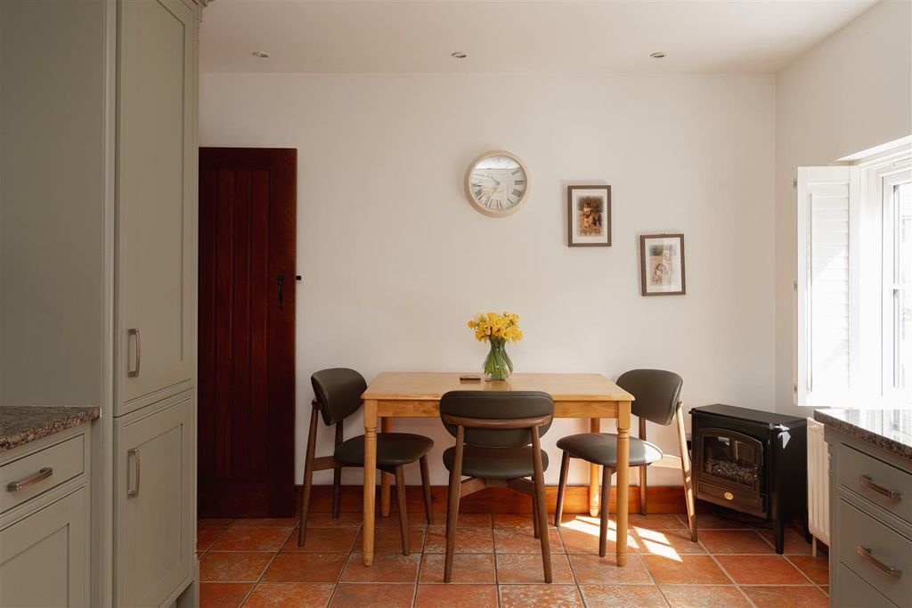 Property photo 3 of 23 12.Jpg