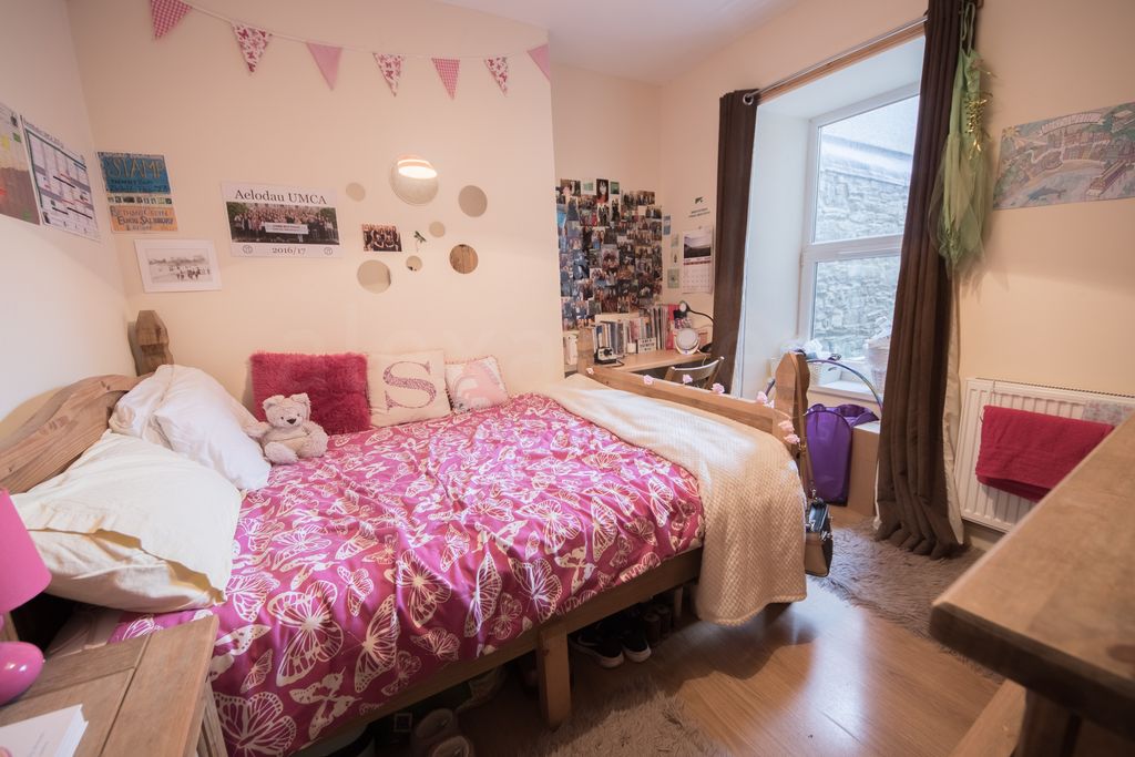 Property photo 3 of 5