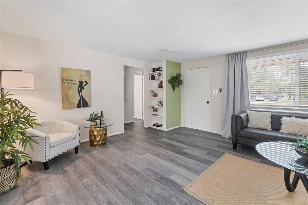 Property photo 3 of 16 <Alttext/>