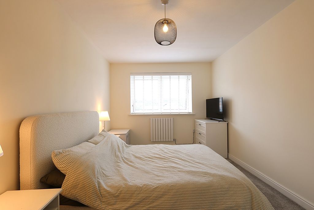 Property photo 3 of 10 Bedroom 1