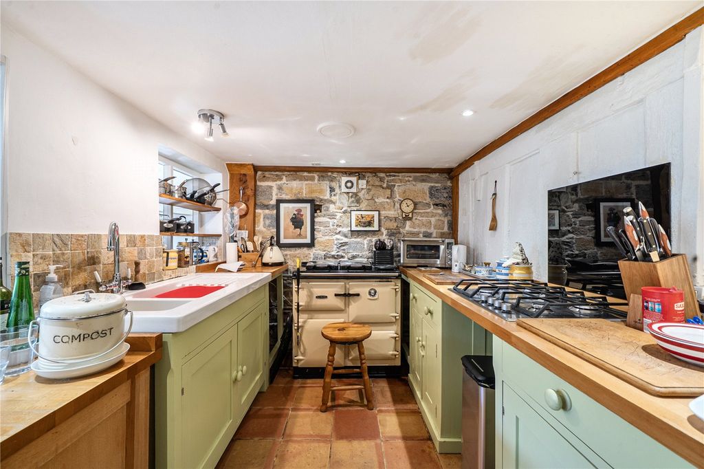 Property photo 2 of 24 Kitchen