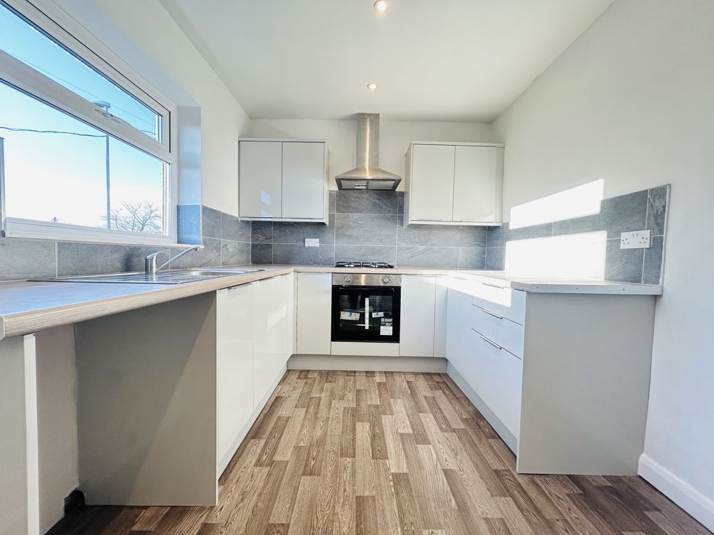 Property photo 2 of 13 Img_1854