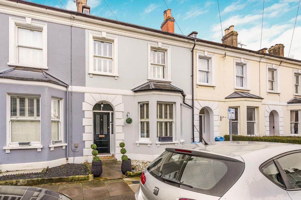 Property photo 1 of 14 3-Bed-House-Cheltenham15.Jpg