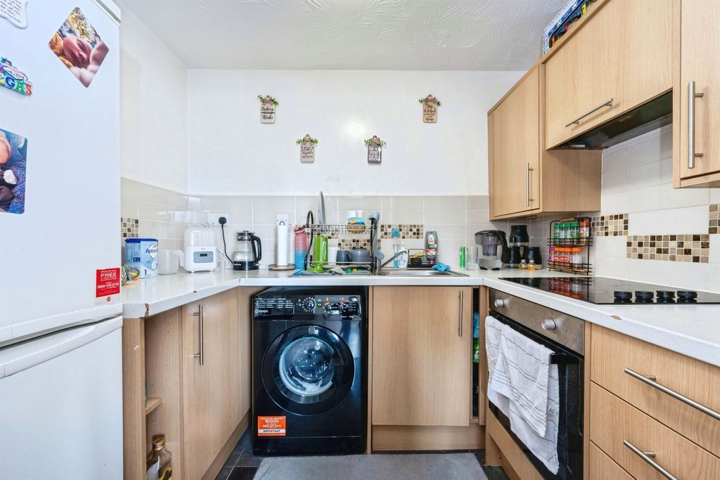 Property photo 1 of 9