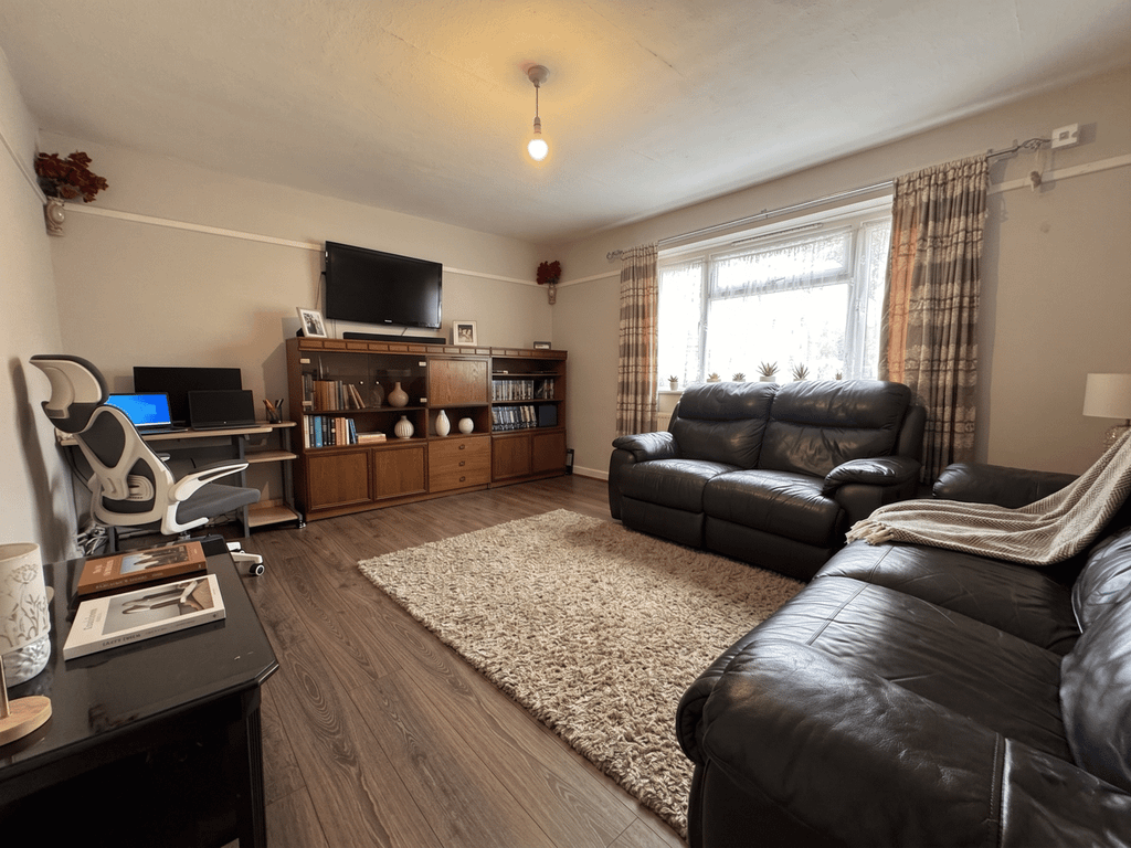 Property photo 2 of 16