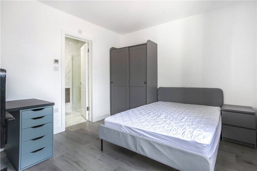 Property photo 3 of 8 Bedroom