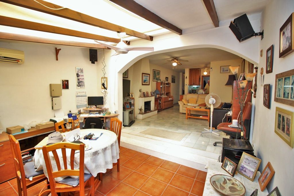 Property photo 3 of 40