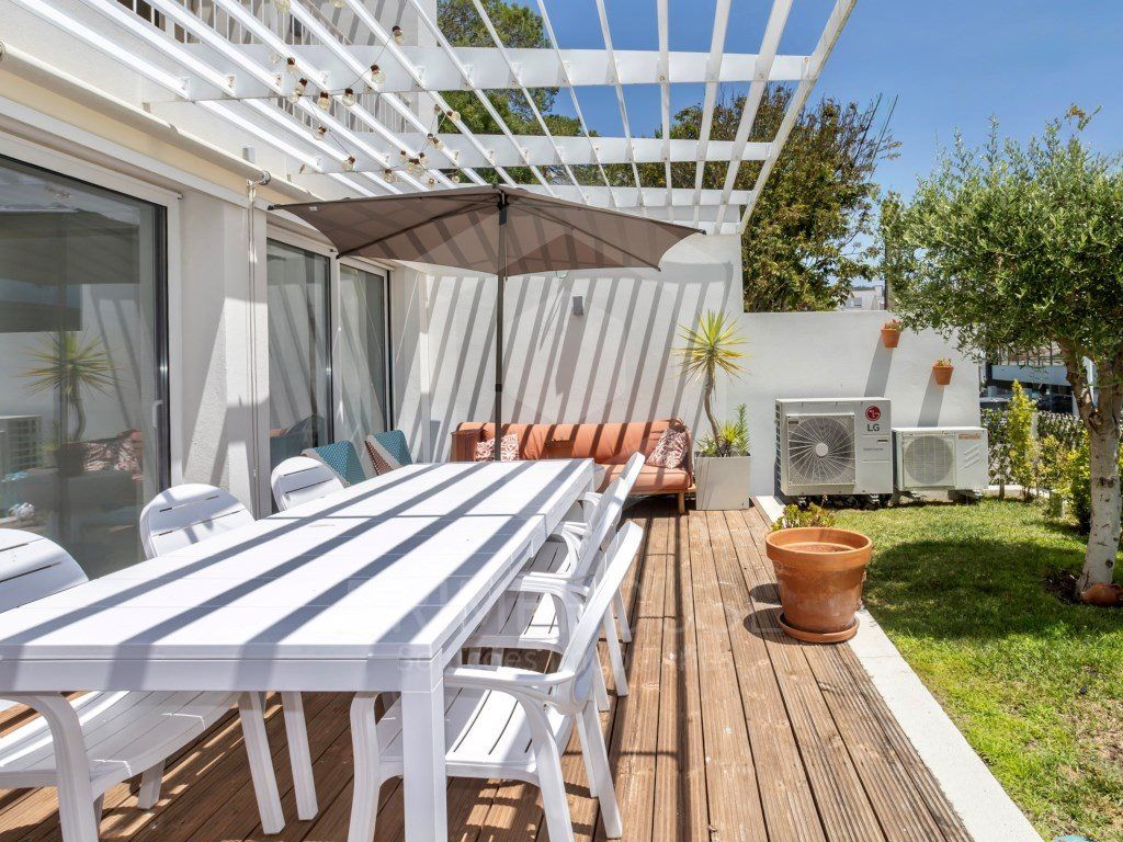 Property photo 2 of 53