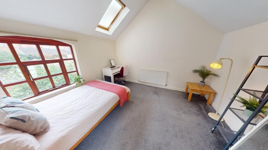 Property photo 1 of 6 Bright And Spacious Master Bedroom Featuring A Lar...