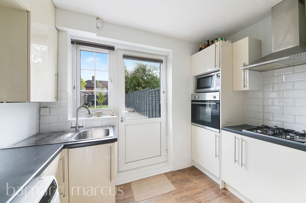 Property photo 2 of 12