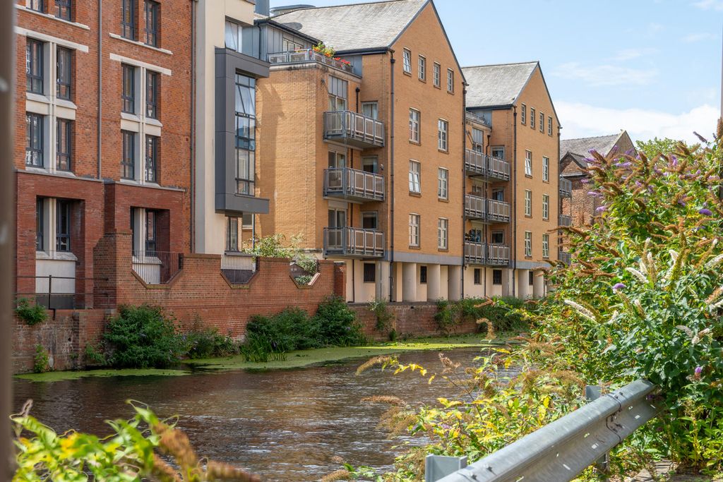 Property photo 1 of 11 Exterior