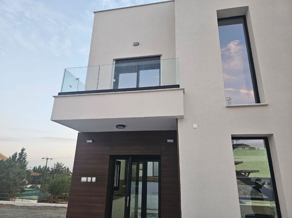 Property photo 2 of 29