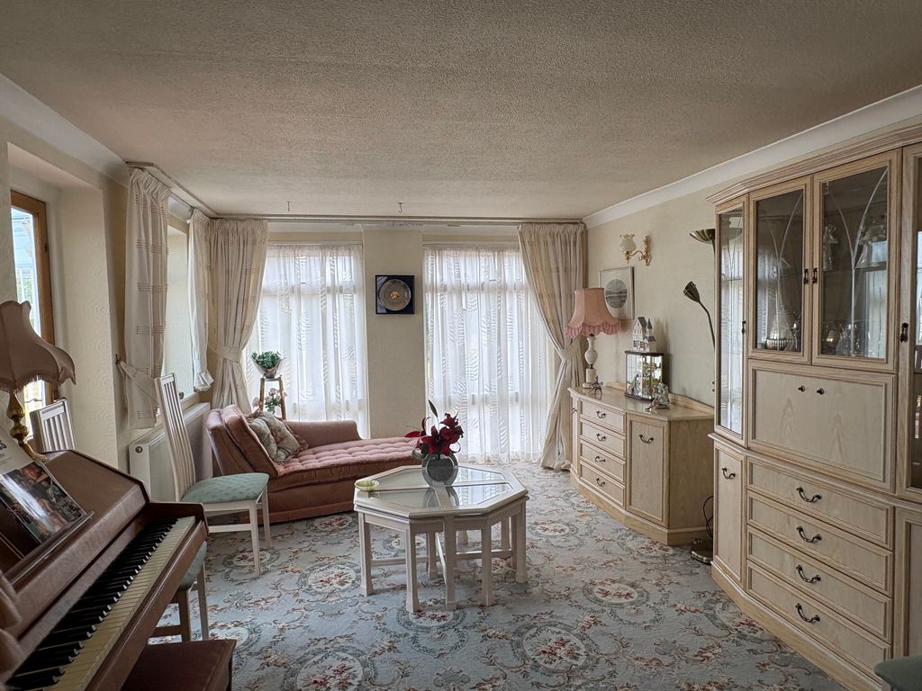 Property photo 3 of 19 Img_7054