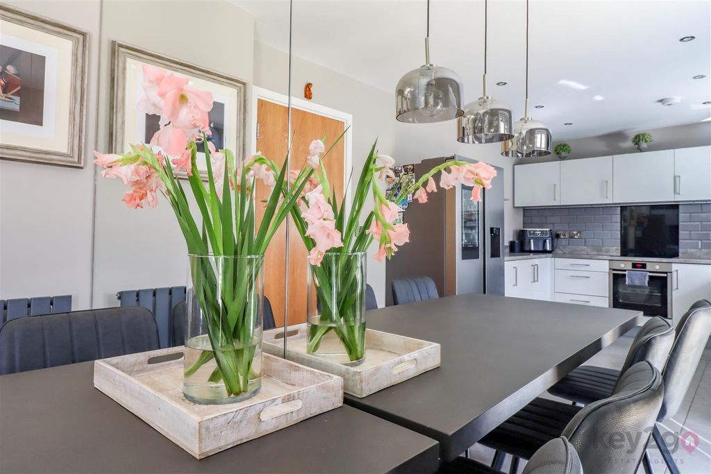 Property photo 2 of 28 Img_8212.Jpg