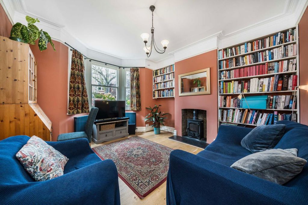 Property photo 2 of 9