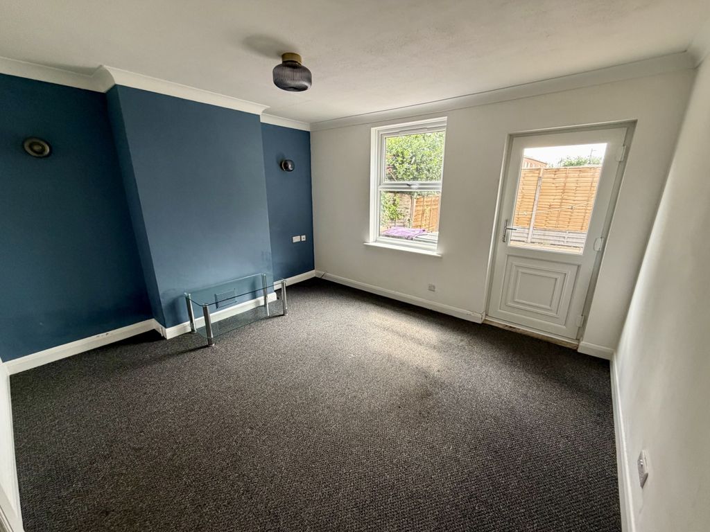 Property photo 3 of 6 Img_2898
