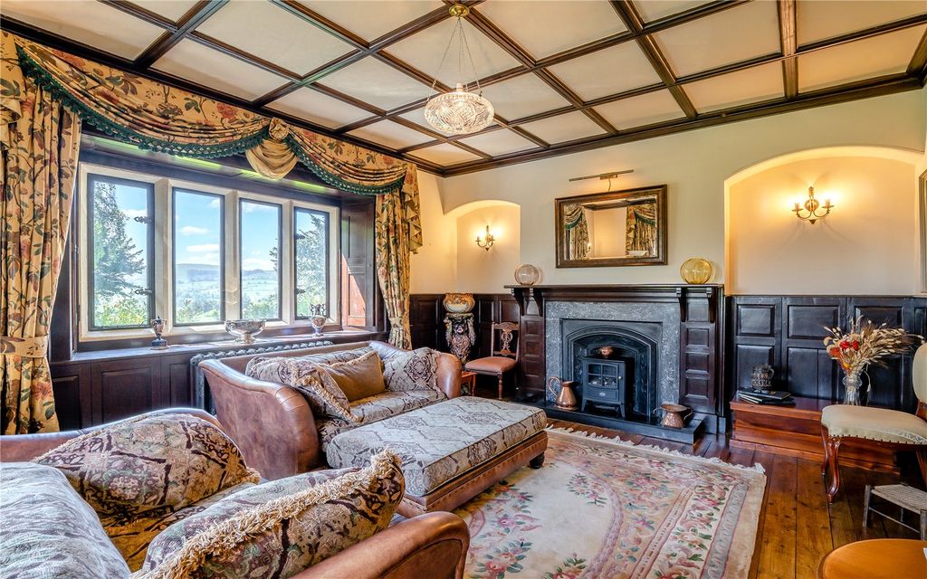 Property photo 3 of 21 Sitting Room
