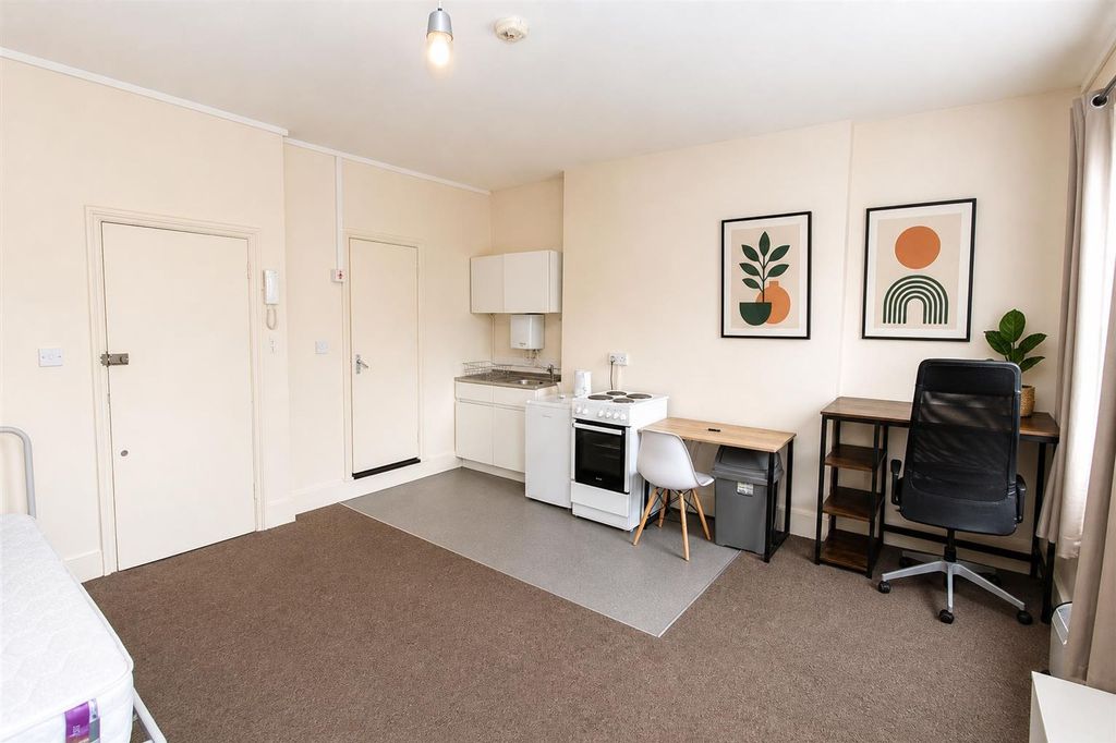Property photo 2 of 4