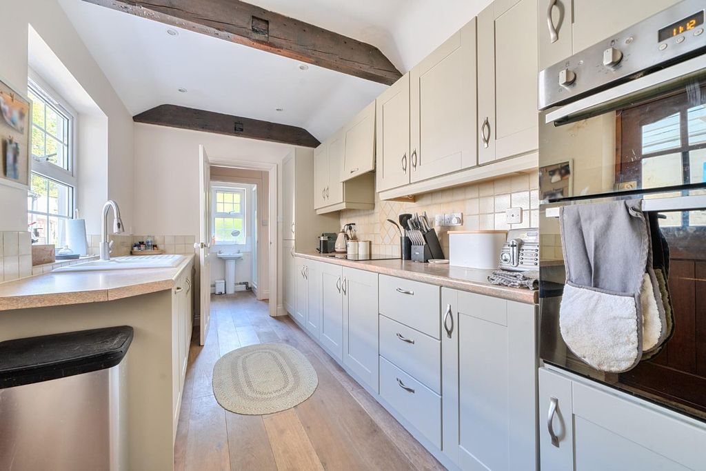 Property photo 3 of 20 Kitchen