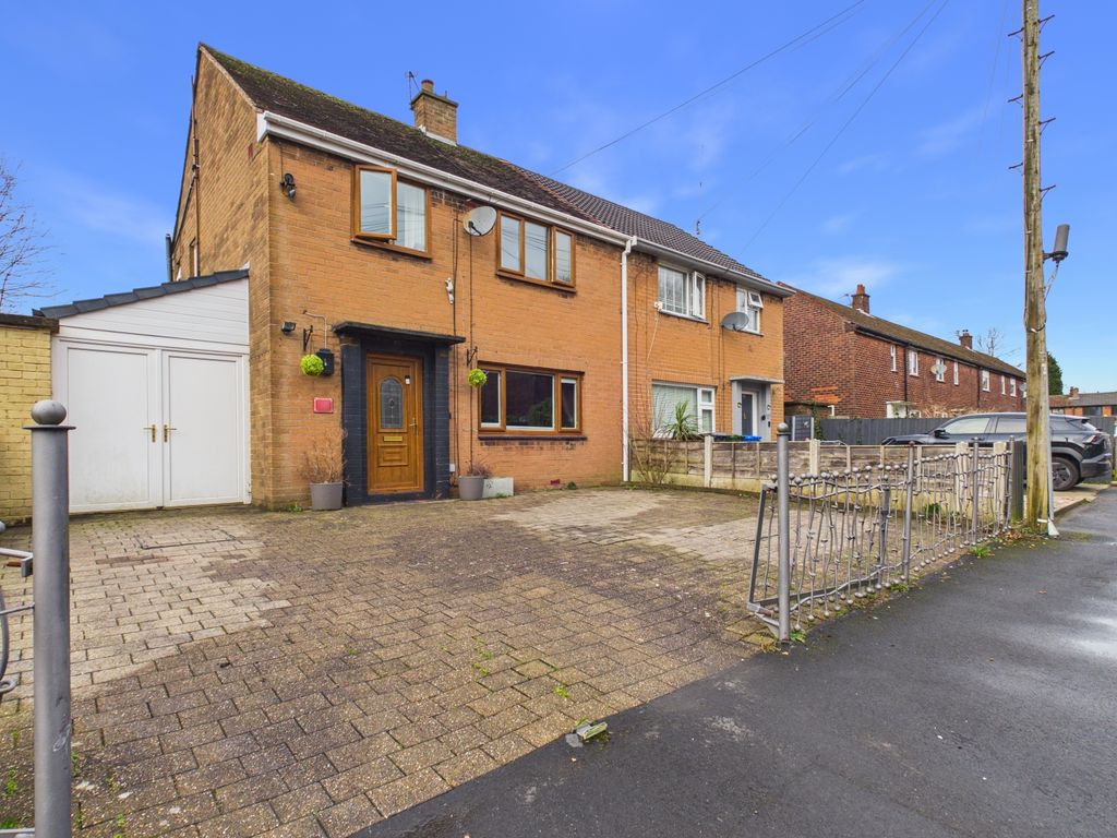 Property photo 2 of 28 Cam03729G0-Pr0242-Still031