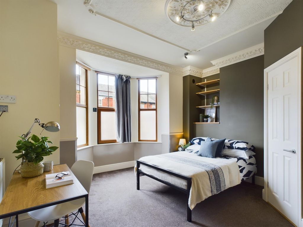 Property photo 1 of 25