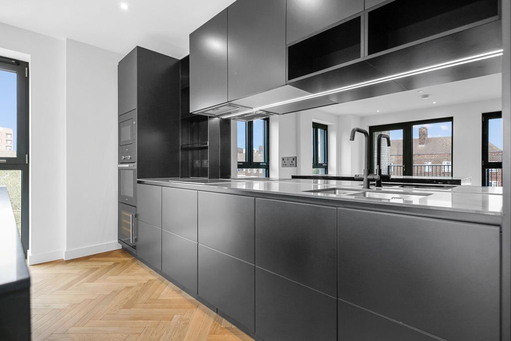 Property photo 1 of 4