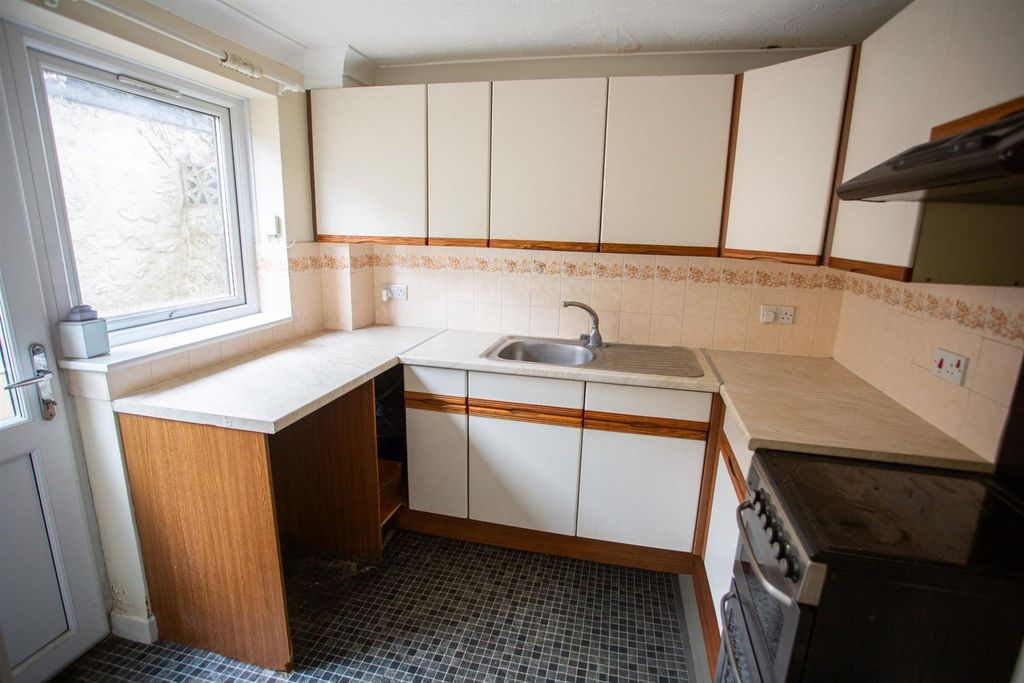 Property photo 2 of 8 Derb8928.Jpg
