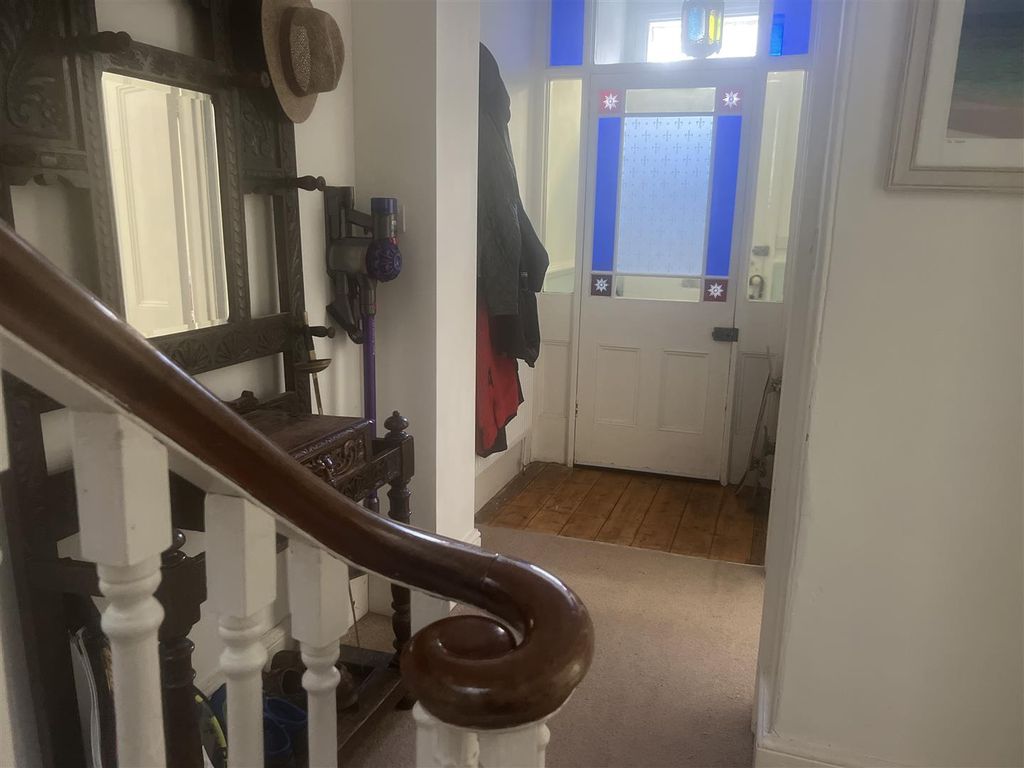 Property photo 2 of 25 Hall