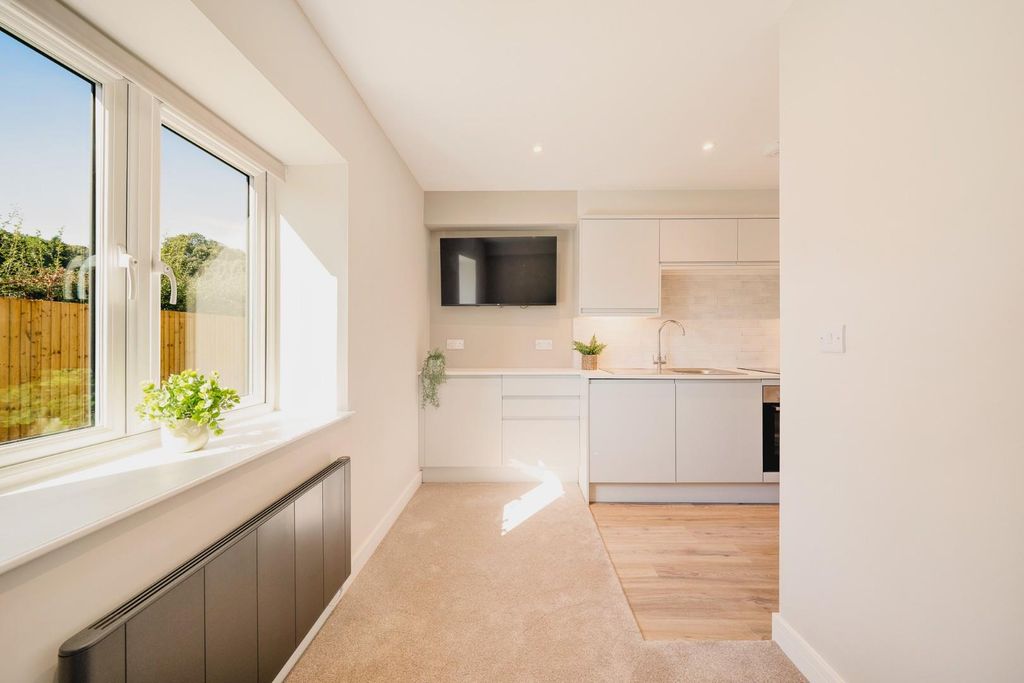 Property photo 2 of 16 Student Houses3.Jpg