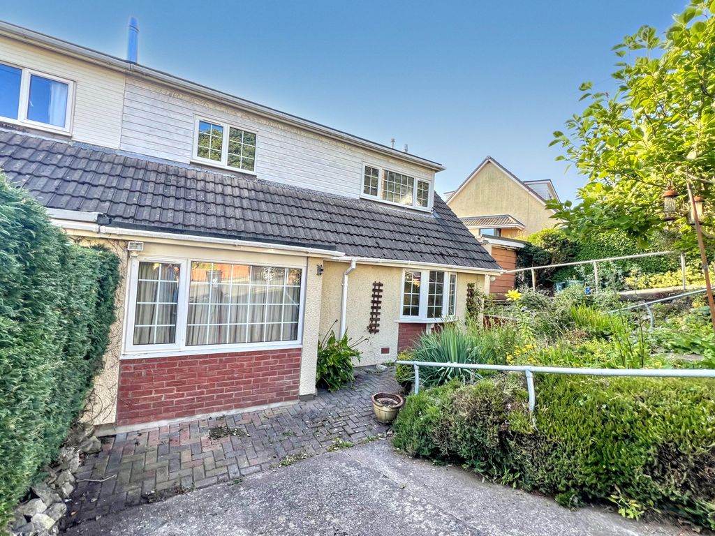 Property photo 1 of 19 Highly Sought After Village Location