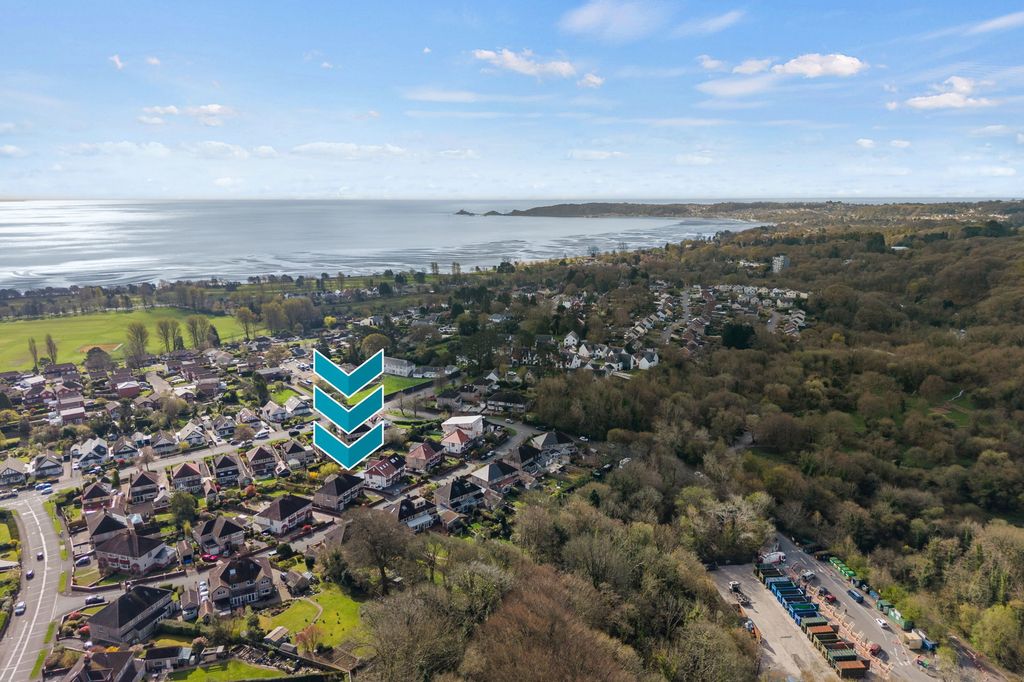 Property photo 2 of 25