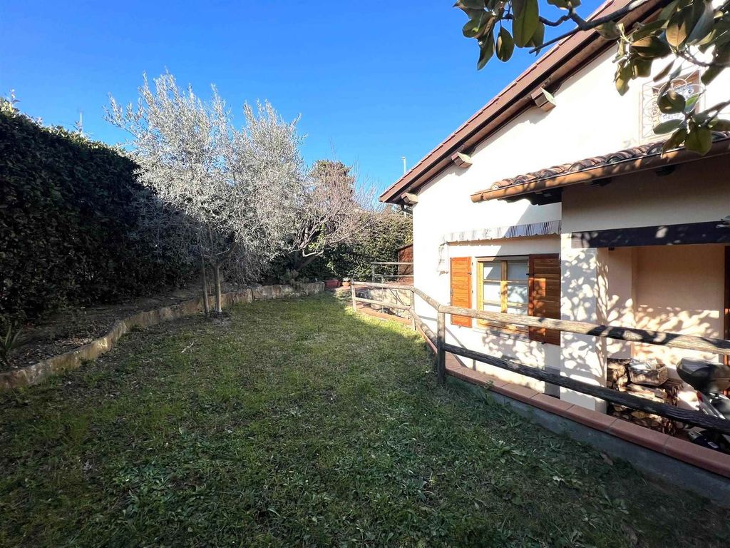 Property photo 1 of 30