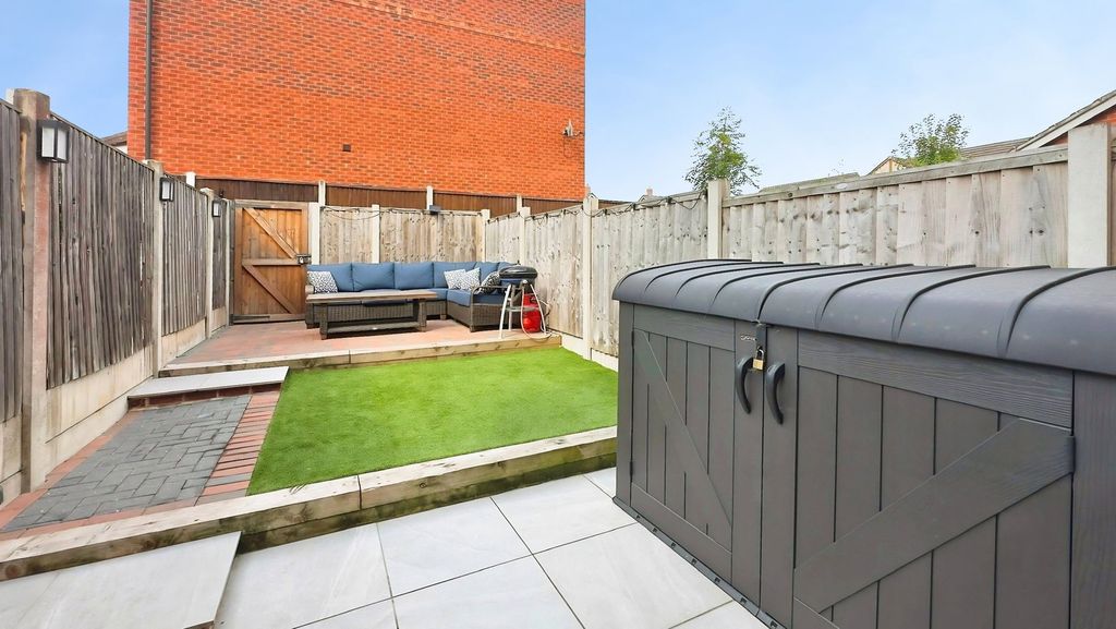 Property photo 2 of 35