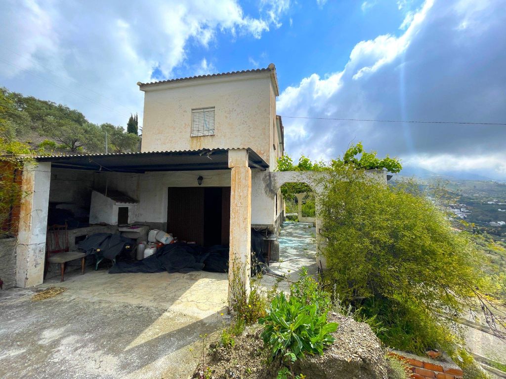 Property photo 2 of 20