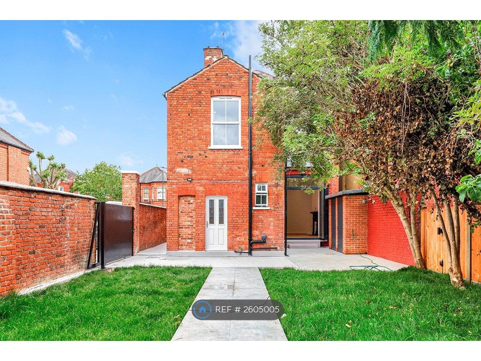 Property photo 1 of 32