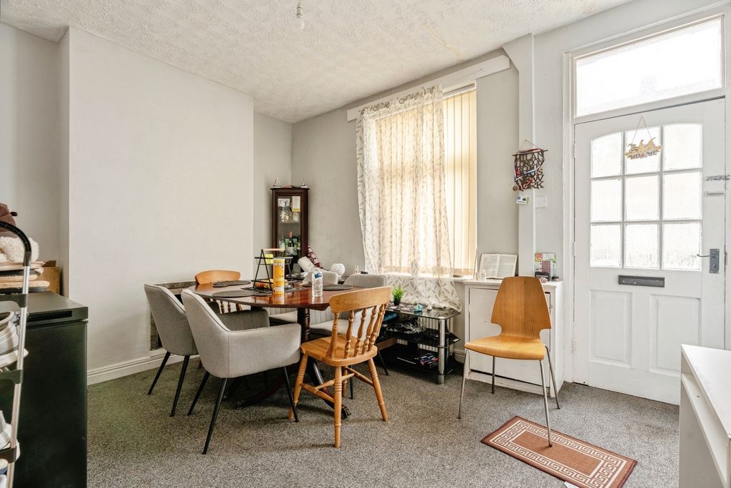 Property photo 2 of 15 Pbox-Img.Jpg