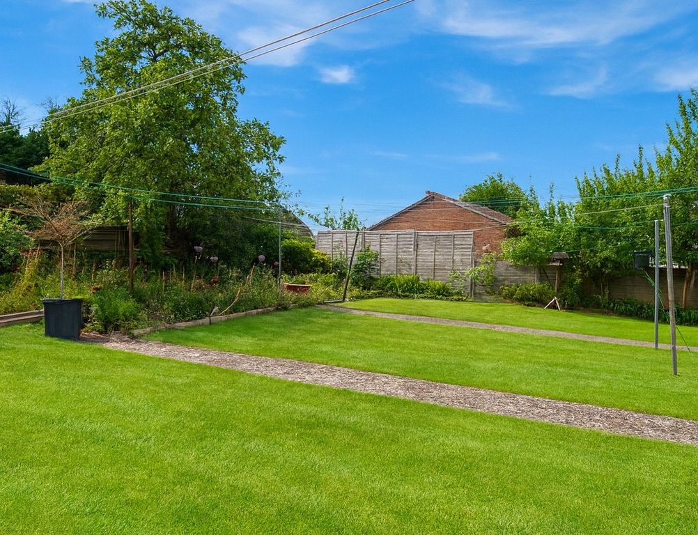 Property photo 2 of 7 Picture No. 11