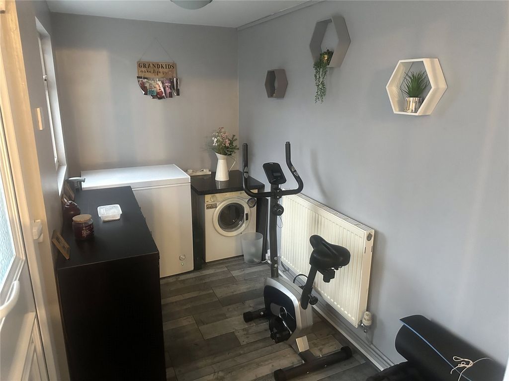 Property photo 2 of 18 Picture No. 05