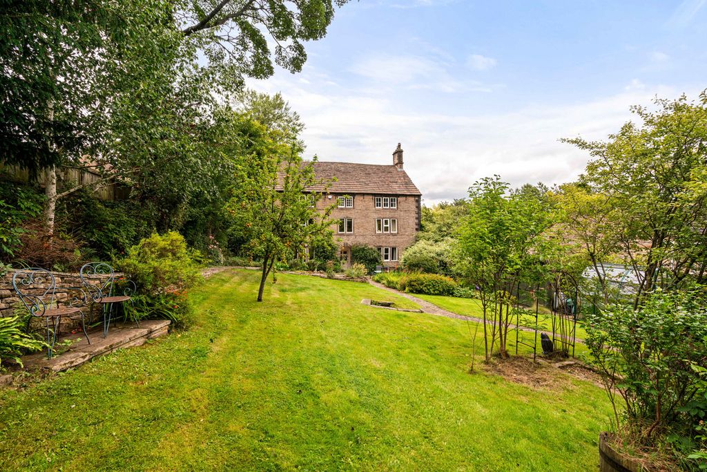 Property photo 1 of 46